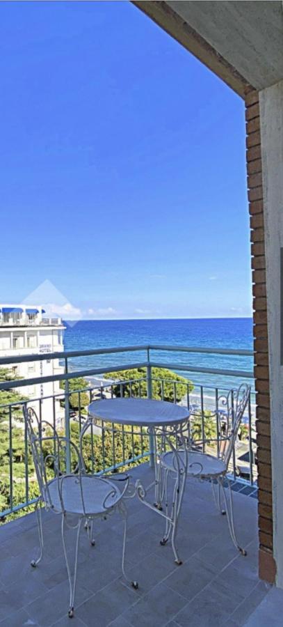 Residence Cristallo Alassio Exterior photo